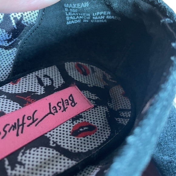 Betsey Johnson Maxean Two Toned Leather Heels 8.5 Marilyn Monroe - Picture 7 of 10